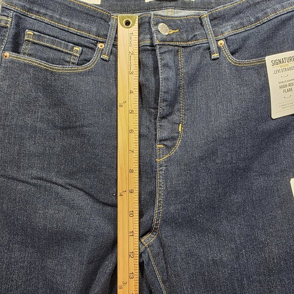 Signature Levi Strauss Jeans Womens 12M Blue Totally Shaping High Rise Flare - Picture 8 of 12